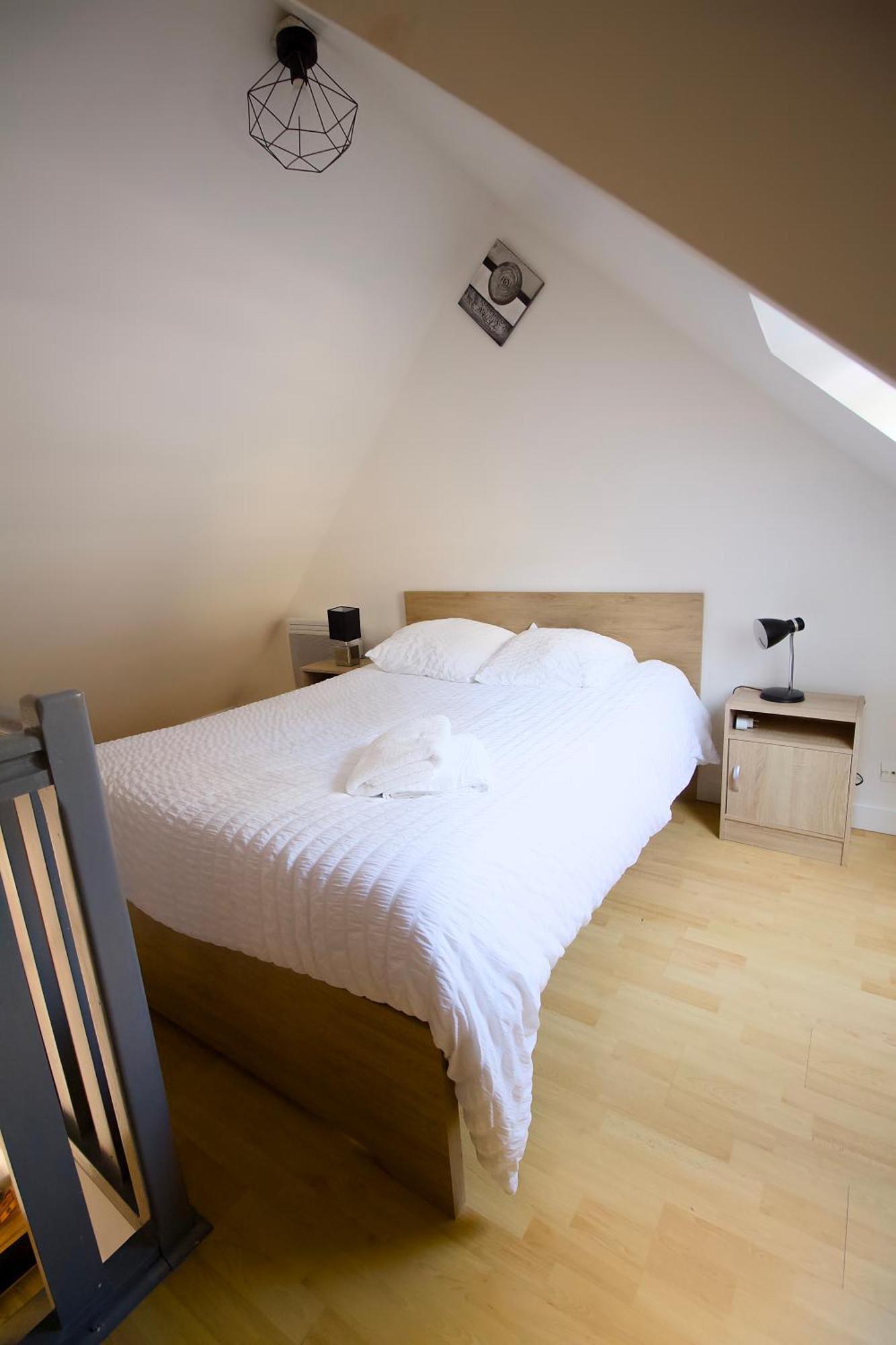 Triplex Lumineux A Cherbourg, Hyper Centre, 2 Pas Du Port & Vie Nocturne, Intendance Luxury Host Exteriör bild