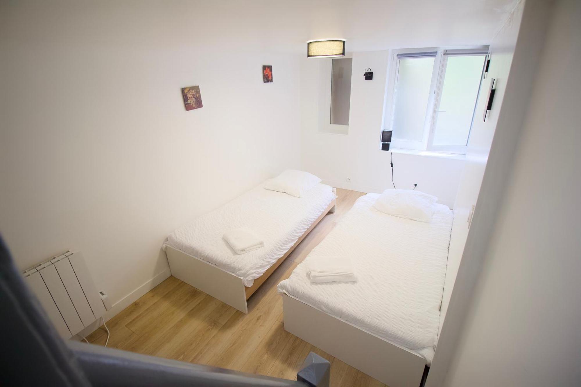 Triplex Lumineux A Cherbourg, Hyper Centre, 2 Pas Du Port & Vie Nocturne, Intendance Luxury Host Exteriör bild