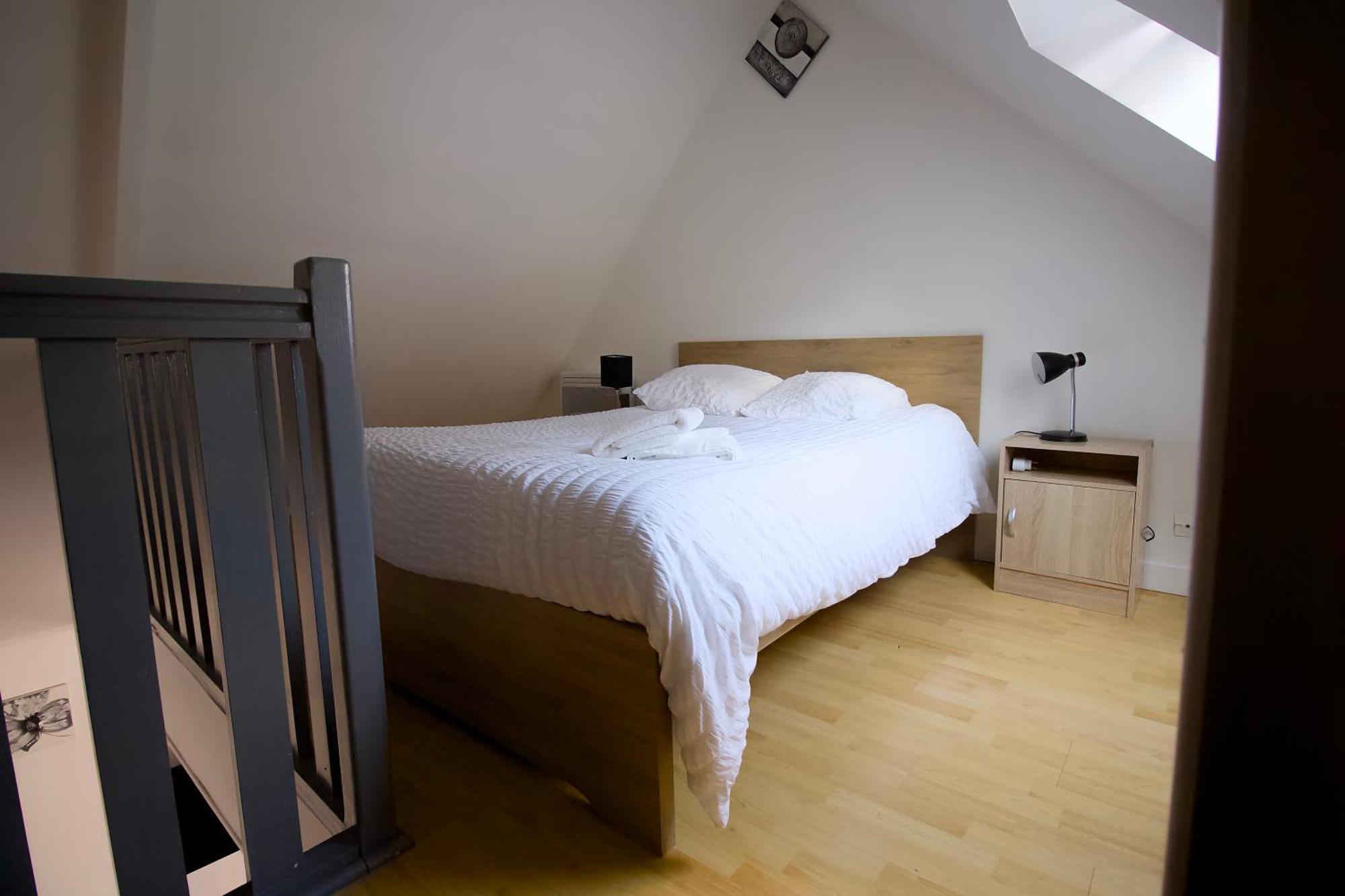 Triplex Lumineux A Cherbourg, Hyper Centre, 2 Pas Du Port & Vie Nocturne, Intendance Luxury Host Exteriör bild